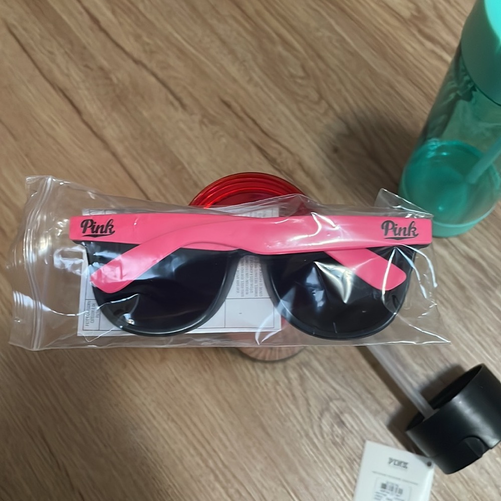 COPY - 2 new VSPink water bottles with tags never used one came with VSPink sun… - Picture 7 of 7